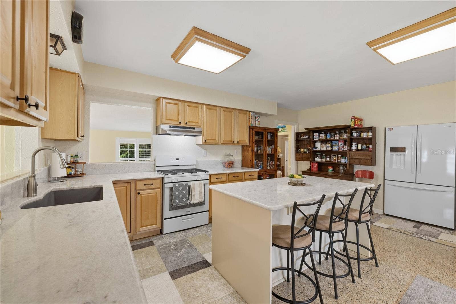 2314 N GRIFFIN DRIVE, Leesburg, FL 34748 Kitchen
