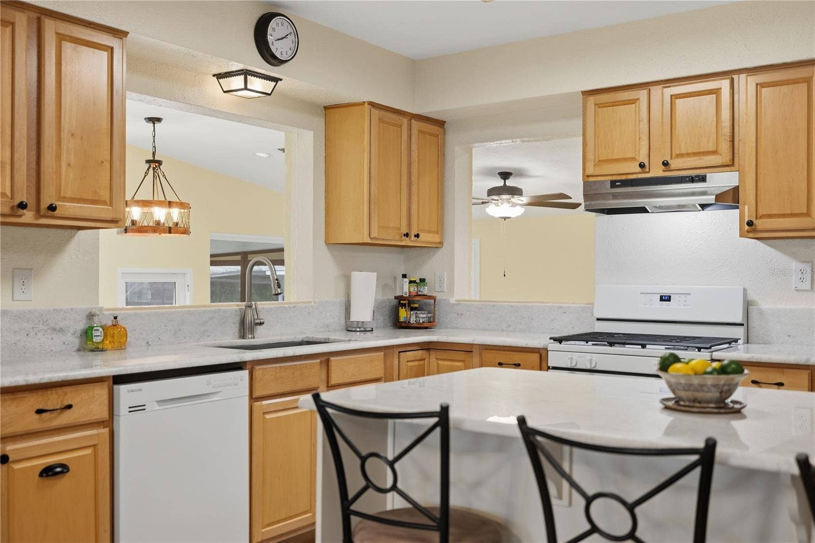 2314 N GRIFFIN DRIVE, Leesburg, FL 34748 Kitchen