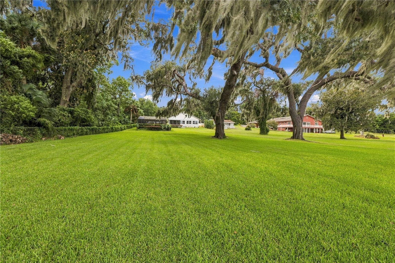2314 N GRIFFIN DRIVE, Leesburg, FL 34748 2314 N GRIFFIN DRIVE, Leesburg, FL 34748