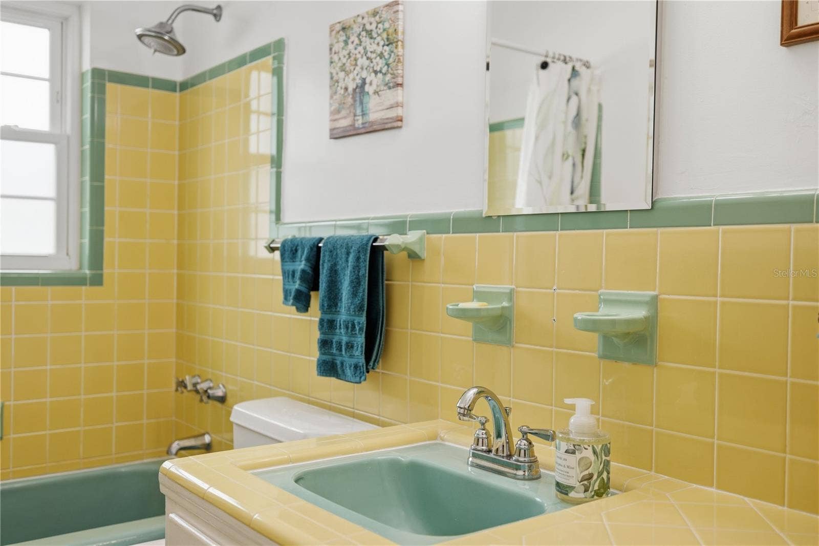 2314 N GRIFFIN DRIVE, Leesburg, FL 34748 Guest Bathroom