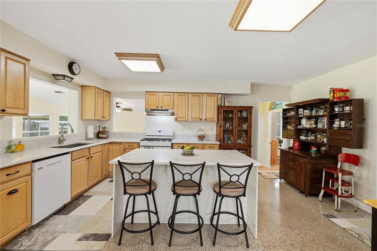 2314 N GRIFFIN DRIVE, Leesburg, FL 34748 Kitchen