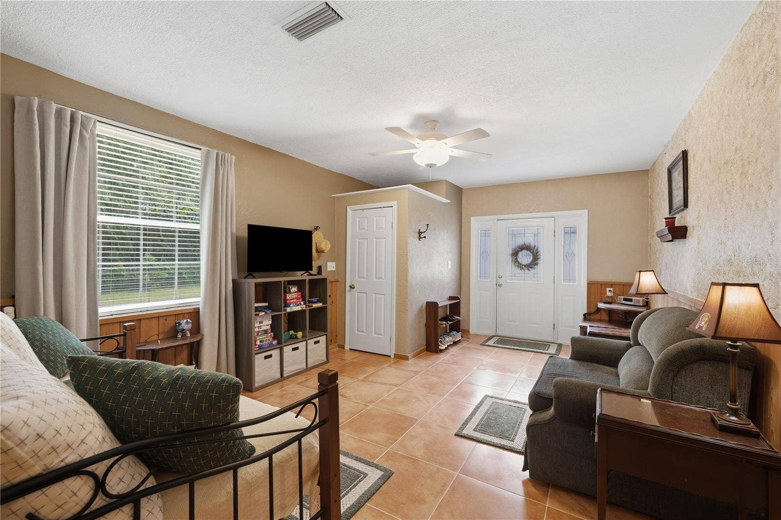 2314 N GRIFFIN DRIVE, Leesburg, FL 34748 Living Room
