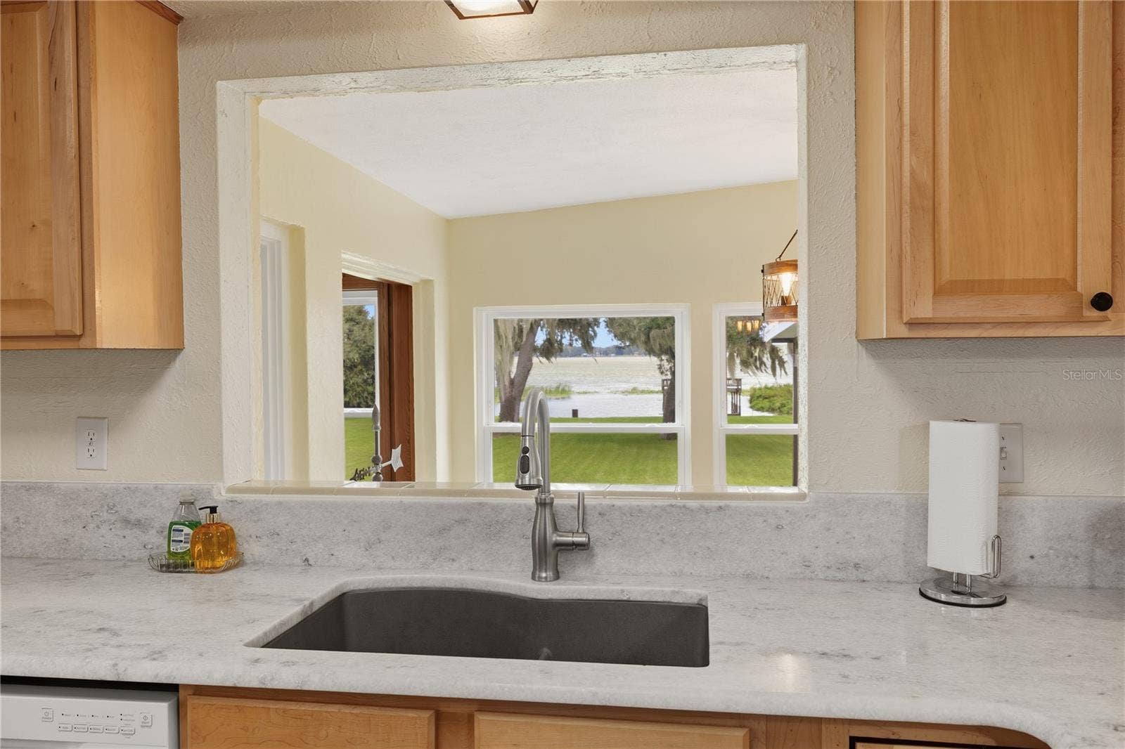 2314 N GRIFFIN DRIVE, Leesburg, FL 34748 Kitchen