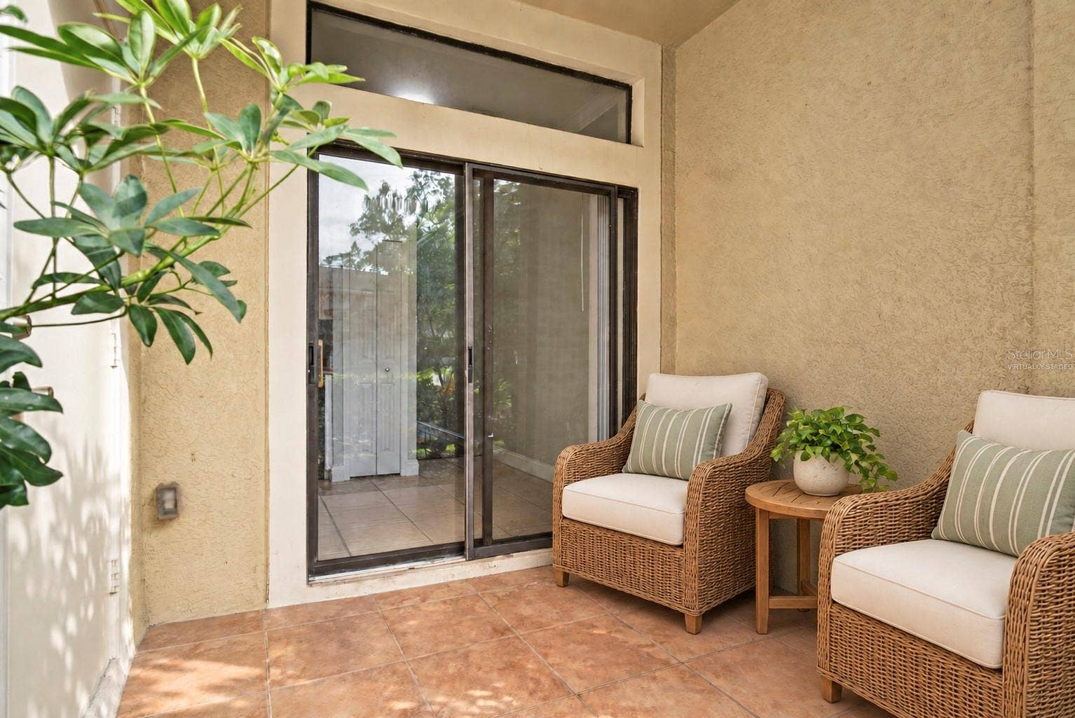 6013 SCOTCHWOOD GLN, #20, Orlando, FL 32822 Virtually Staged