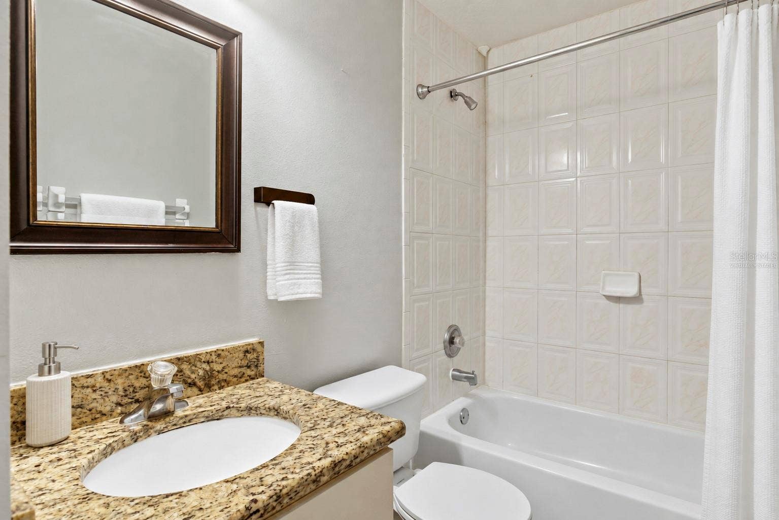 6013 SCOTCHWOOD GLN, #20, Orlando, FL 32822 Virtually Staged