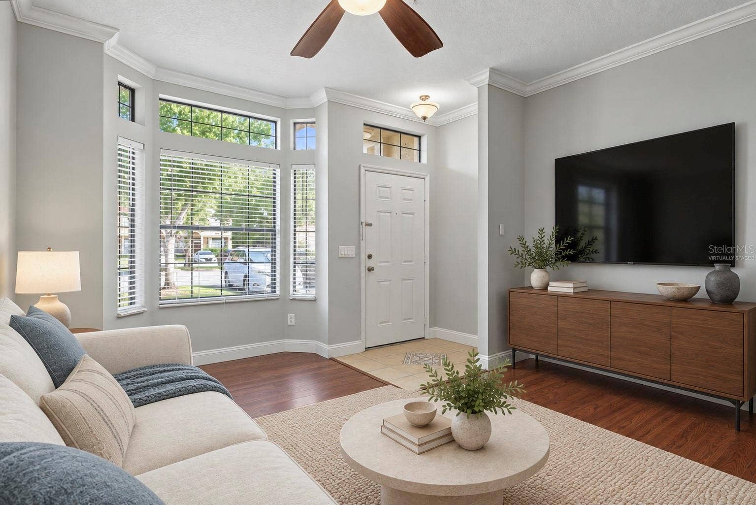 6013 SCOTCHWOOD GLN, #20, Orlando, FL 32822 Virtually Staged