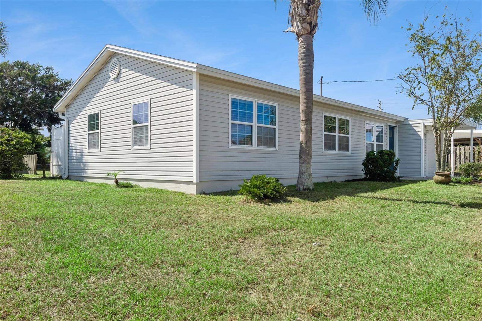 2 ROBBEN TERRACE, Daytona Beach, FL 32118