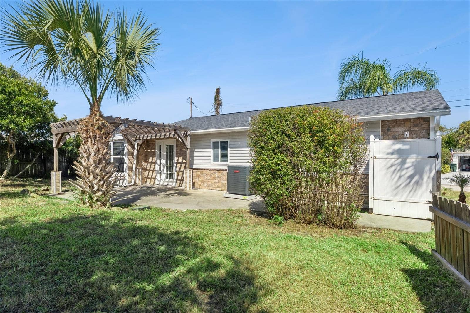 2 ROBBEN TERRACE, Daytona Beach, FL 32118