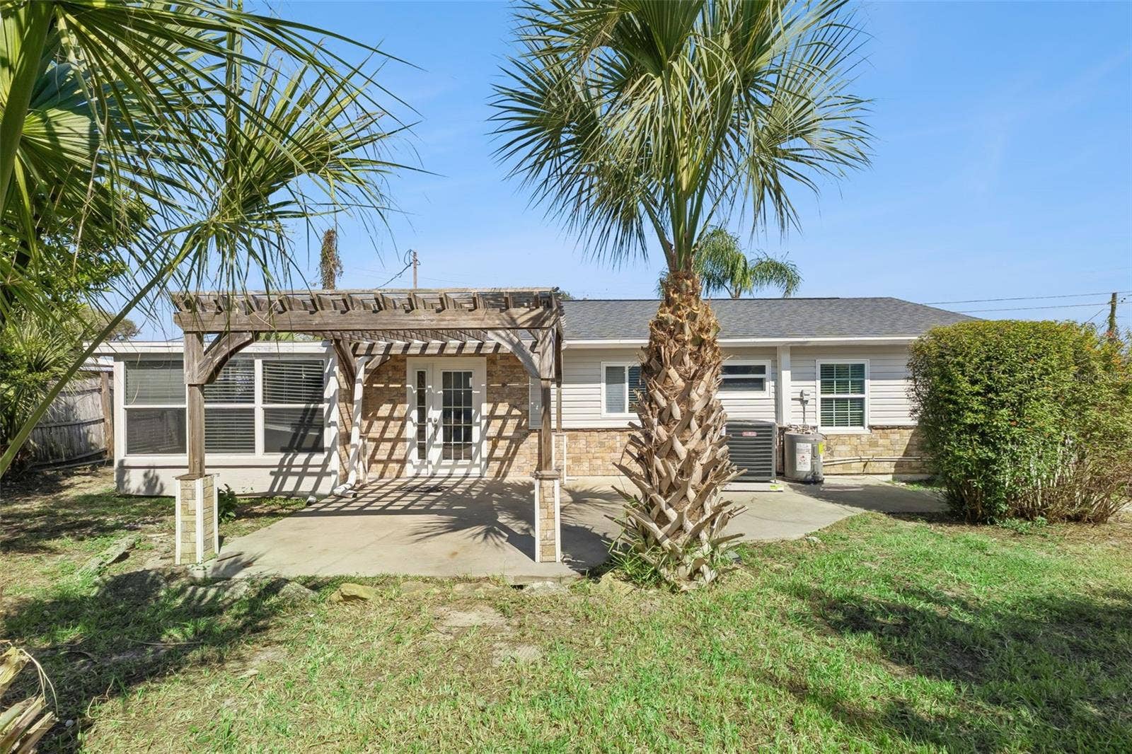 2 ROBBEN TERRACE, Daytona Beach, FL 32118