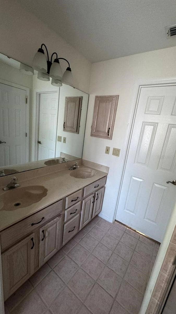 10217 BONITA COURT, Clermont, FL 34711 10217 BONITA COURT, Clermont, FL 34711