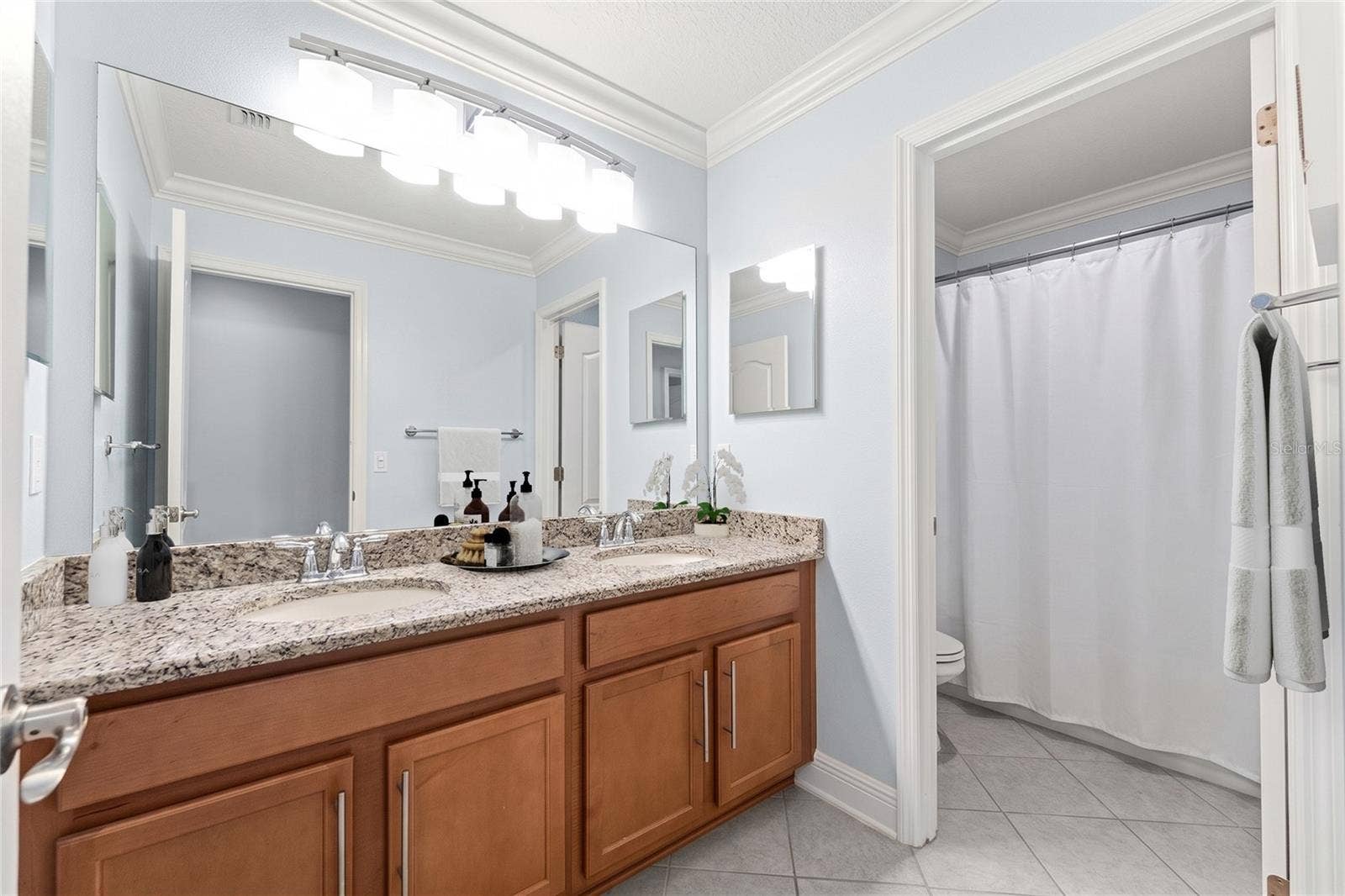 2932 WHISTLEWOOD DRIVE, Orlando, FL 32810 2932 WHISTLEWOOD DRIVE, Orlando, FL 32810