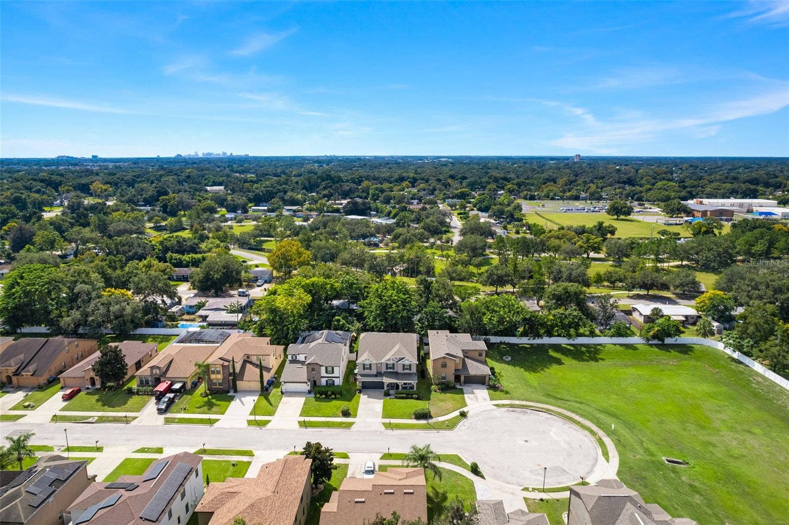 2932 WHISTLEWOOD DRIVE, Orlando, FL 32810 2932 WHISTLEWOOD DRIVE, Orlando, FL 32810