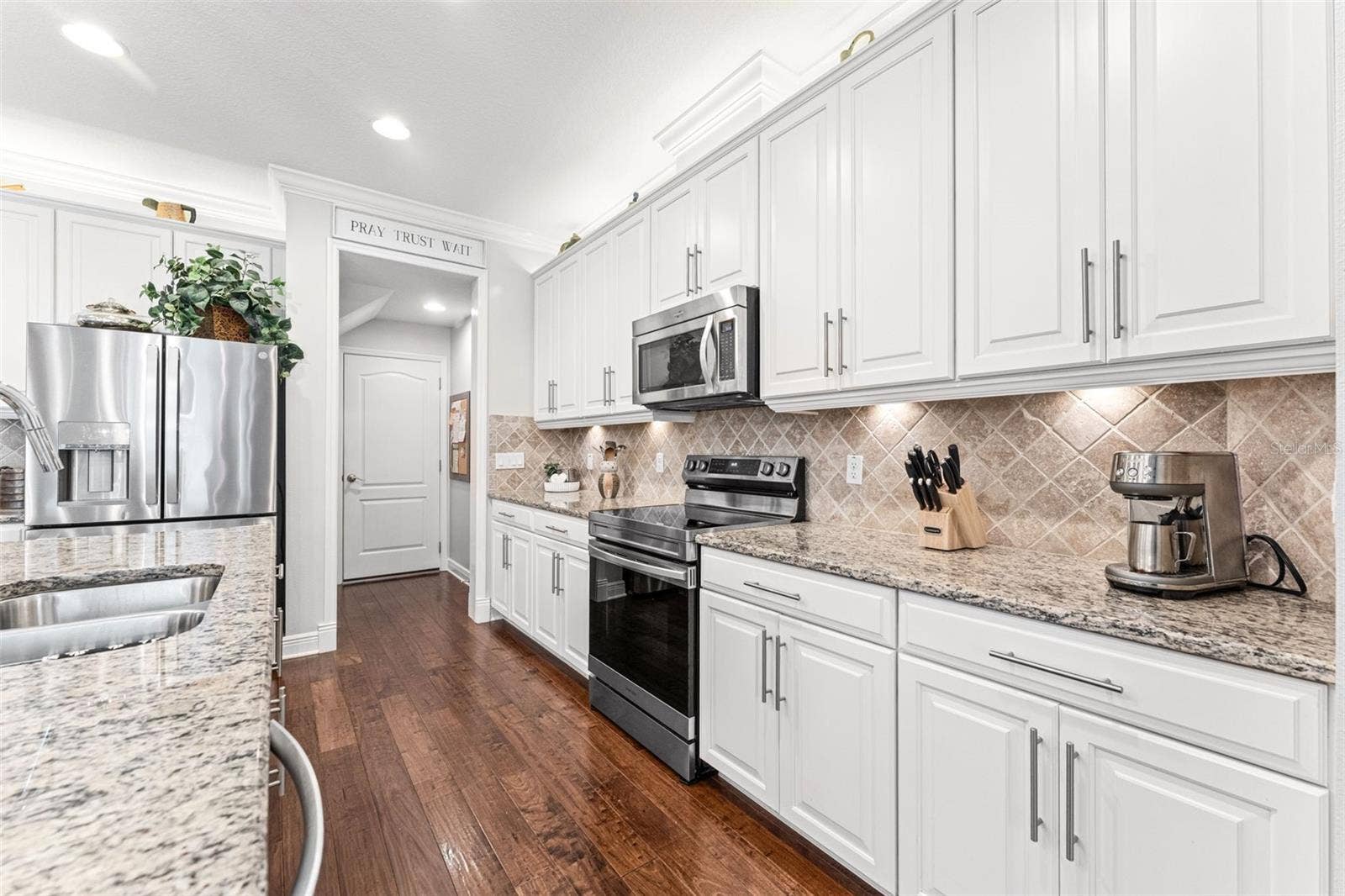 2932 WHISTLEWOOD DRIVE, Orlando, FL 32810 2932 WHISTLEWOOD DRIVE, Orlando, FL 32810