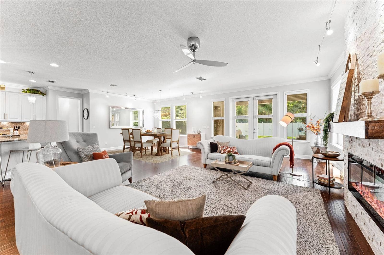 2932 WHISTLEWOOD DRIVE, Orlando, FL 32810 2932 WHISTLEWOOD DRIVE, Orlando, FL 32810