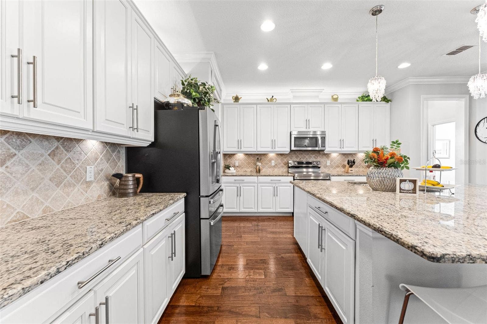 2932 WHISTLEWOOD DRIVE, Orlando, FL 32810 2932 WHISTLEWOOD DRIVE, Orlando, FL 32810