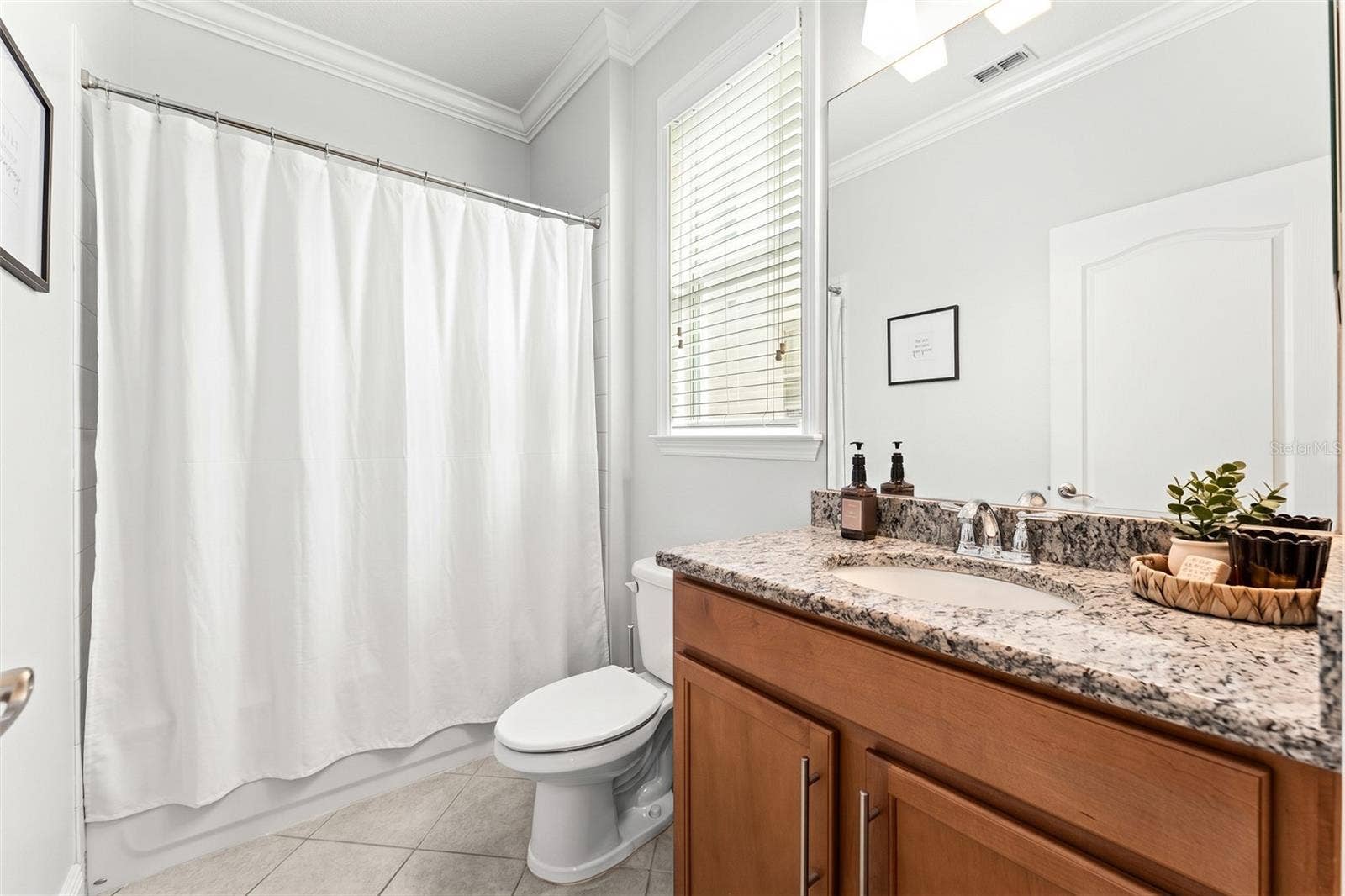 2932 WHISTLEWOOD DRIVE, Orlando, FL 32810 2932 WHISTLEWOOD DRIVE, Orlando, FL 32810