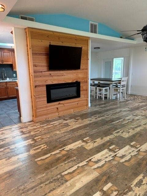 2207 POINSETTIA LANE, Deland, FL 32724 living room
