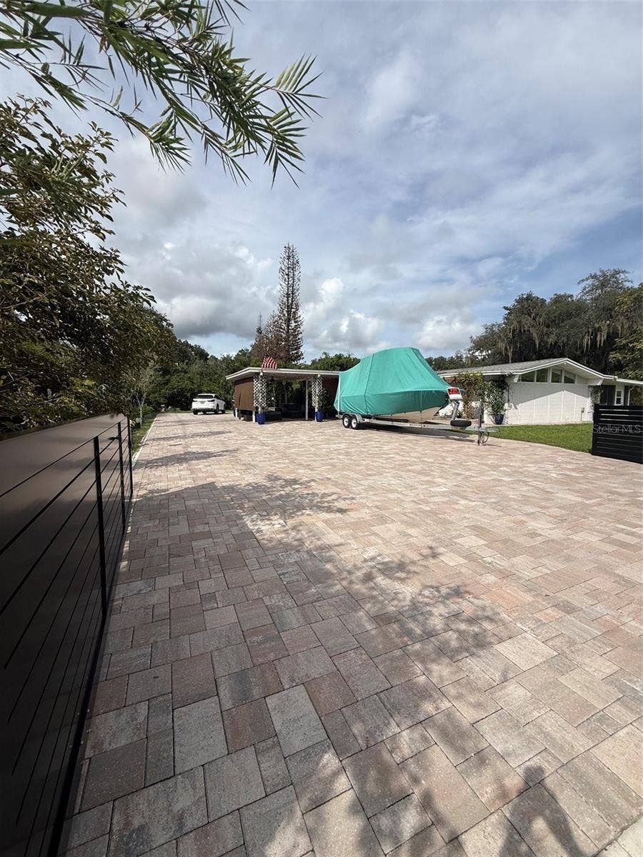 2207 POINSETTIA LANE, Deland, FL 32724 2207 POINSETTIA LANE, Deland, FL 32724