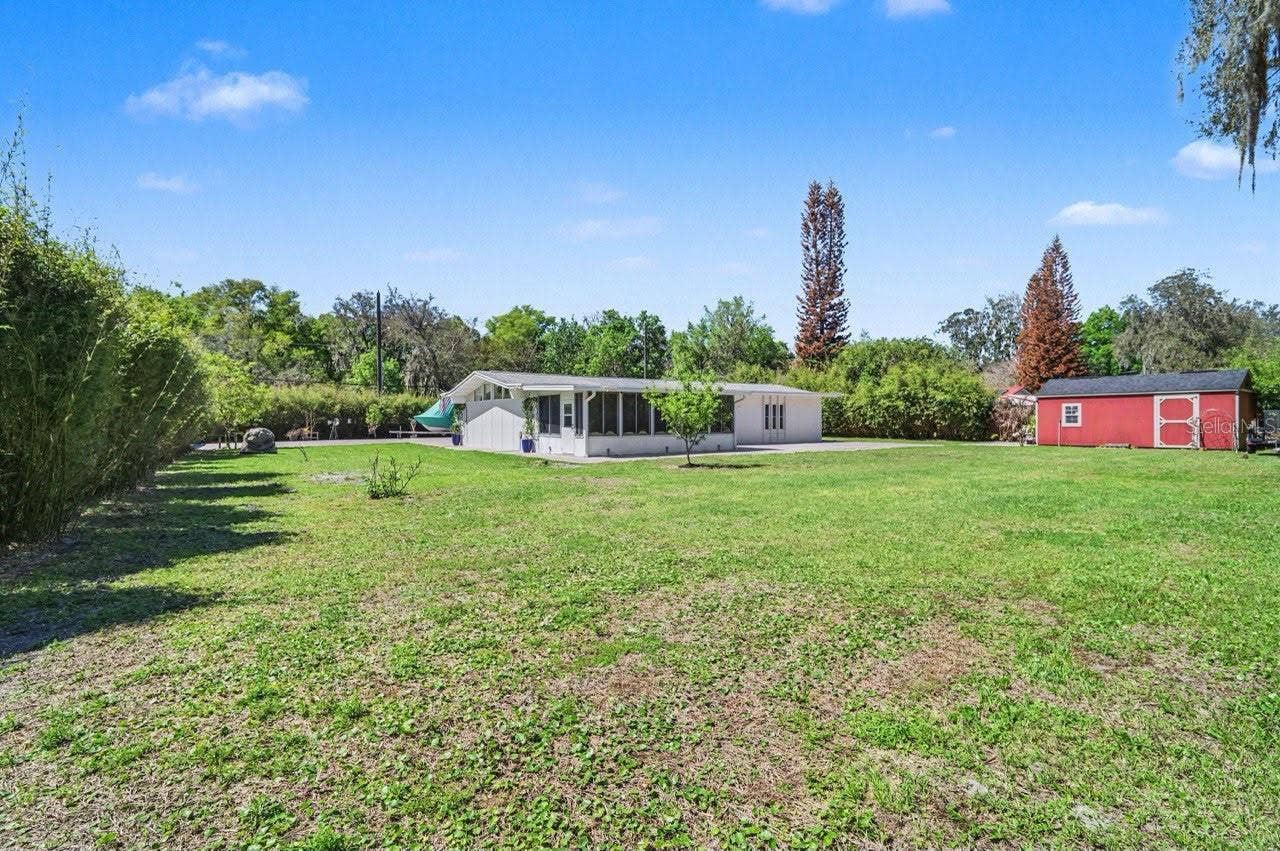 2207 POINSETTIA LANE, Deland, FL 32724 2207 POINSETTIA LANE, Deland, FL 32724