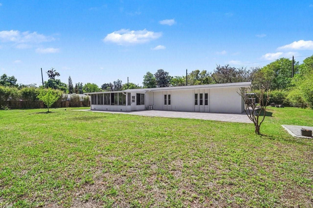 2207 POINSETTIA LANE, Deland, FL 32724 2207 POINSETTIA LANE, Deland, FL 32724