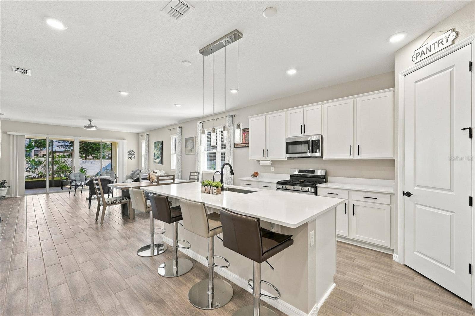 1042 HEIRLOOM DRIVE, Haines City, FL 33844 1042 HEIRLOOM DRIVE, Haines City, FL 33844