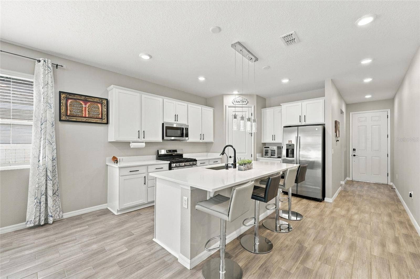 1042 HEIRLOOM DRIVE, Haines City, FL 33844 1042 HEIRLOOM DRIVE, Haines City, FL 33844