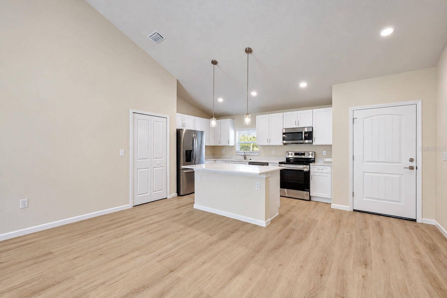 922 S COUNTY ROAD 419, Chuluota, FL 32766 922 S COUNTY ROAD 419, Chuluota, FL 32766