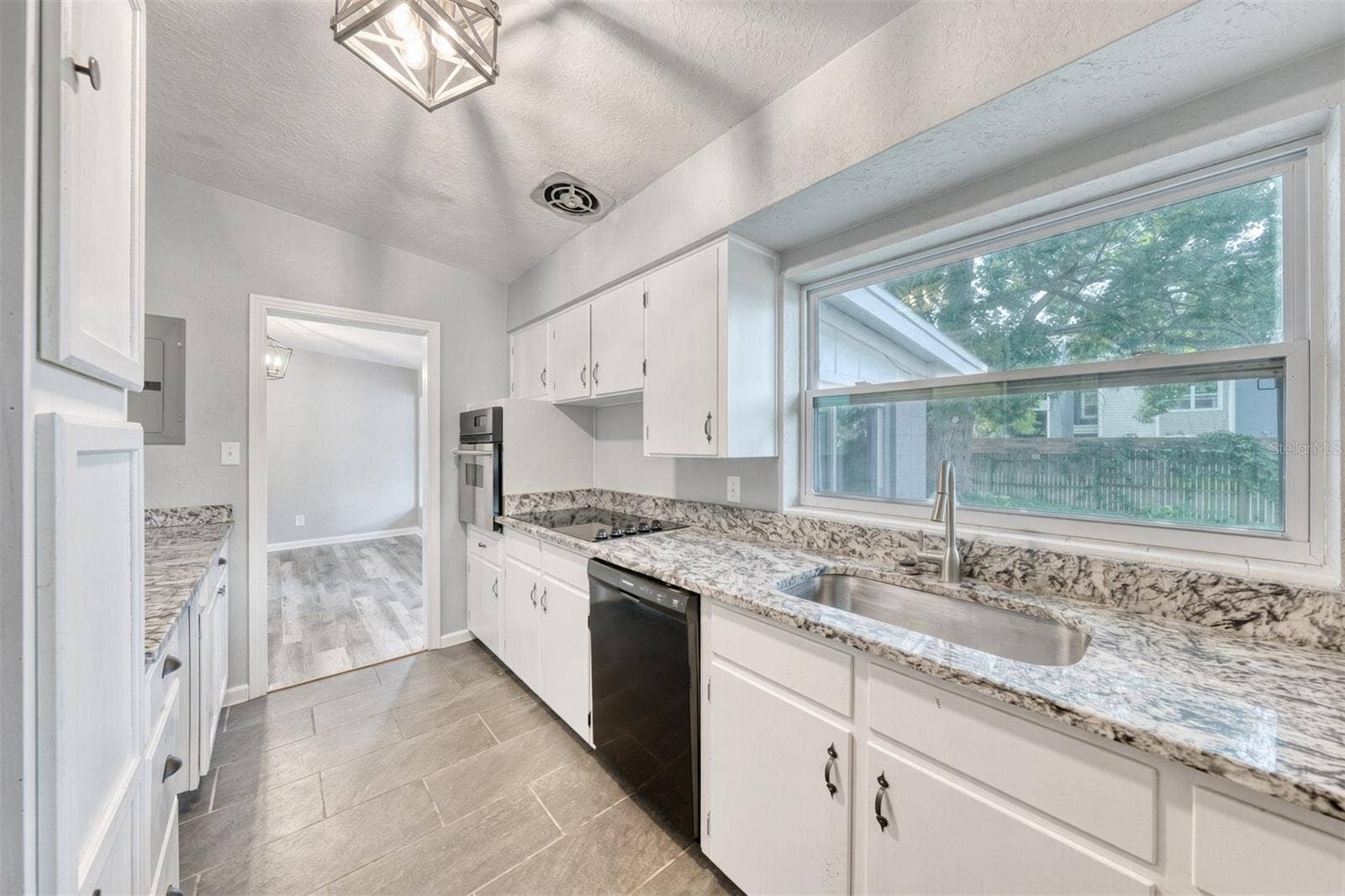1712 EDMUNDSHIRE ROAD, Orlando, FL 32812 Kitchen.