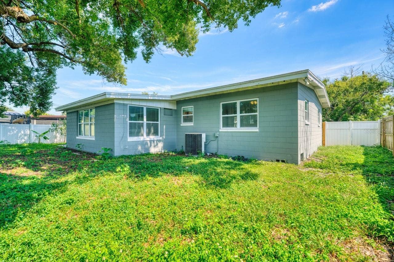 1712 EDMUNDSHIRE ROAD, Orlando, FL 32812 Backyard.