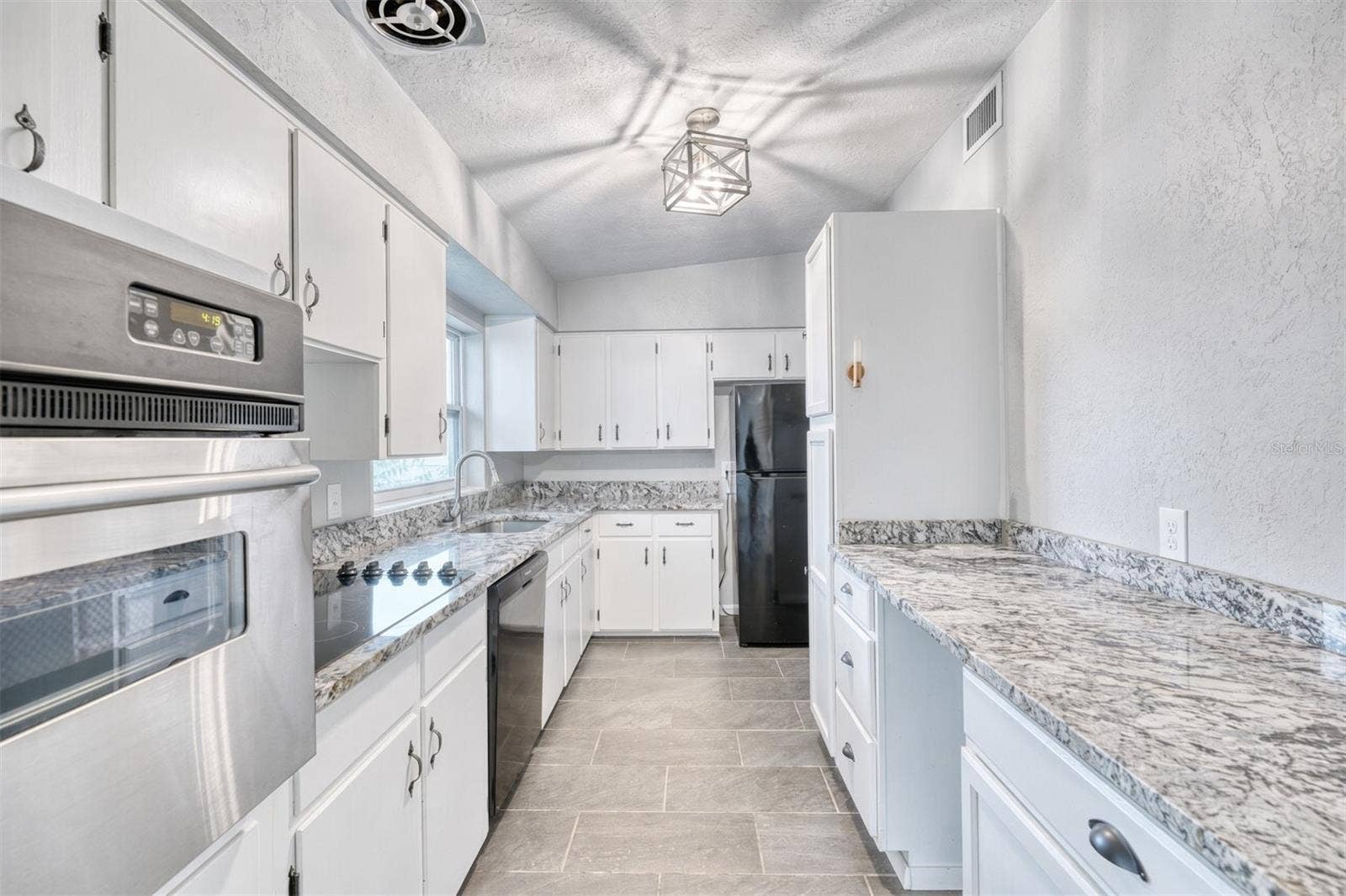 1712 EDMUNDSHIRE ROAD, Orlando, FL 32812 Kitchen.