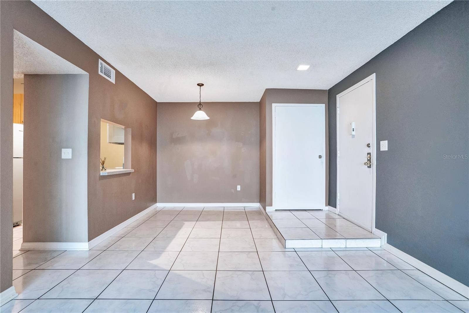3278 S SEMORAN BOULEVARD, #12, Orlando, FL 32822 Dining Area/Entry