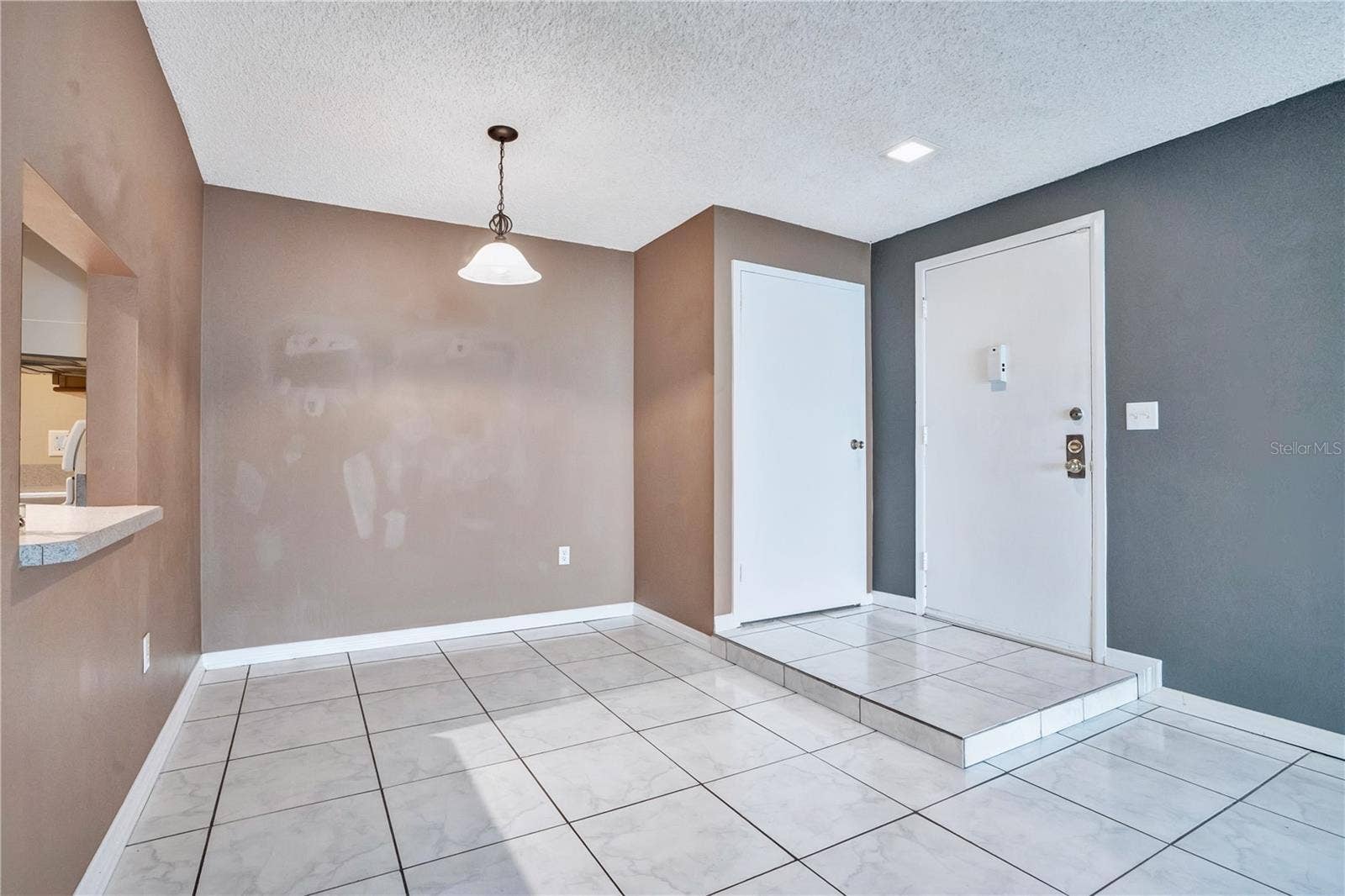 3278 S SEMORAN BOULEVARD, #12, Orlando, FL 32822 Dining Area/Entry
