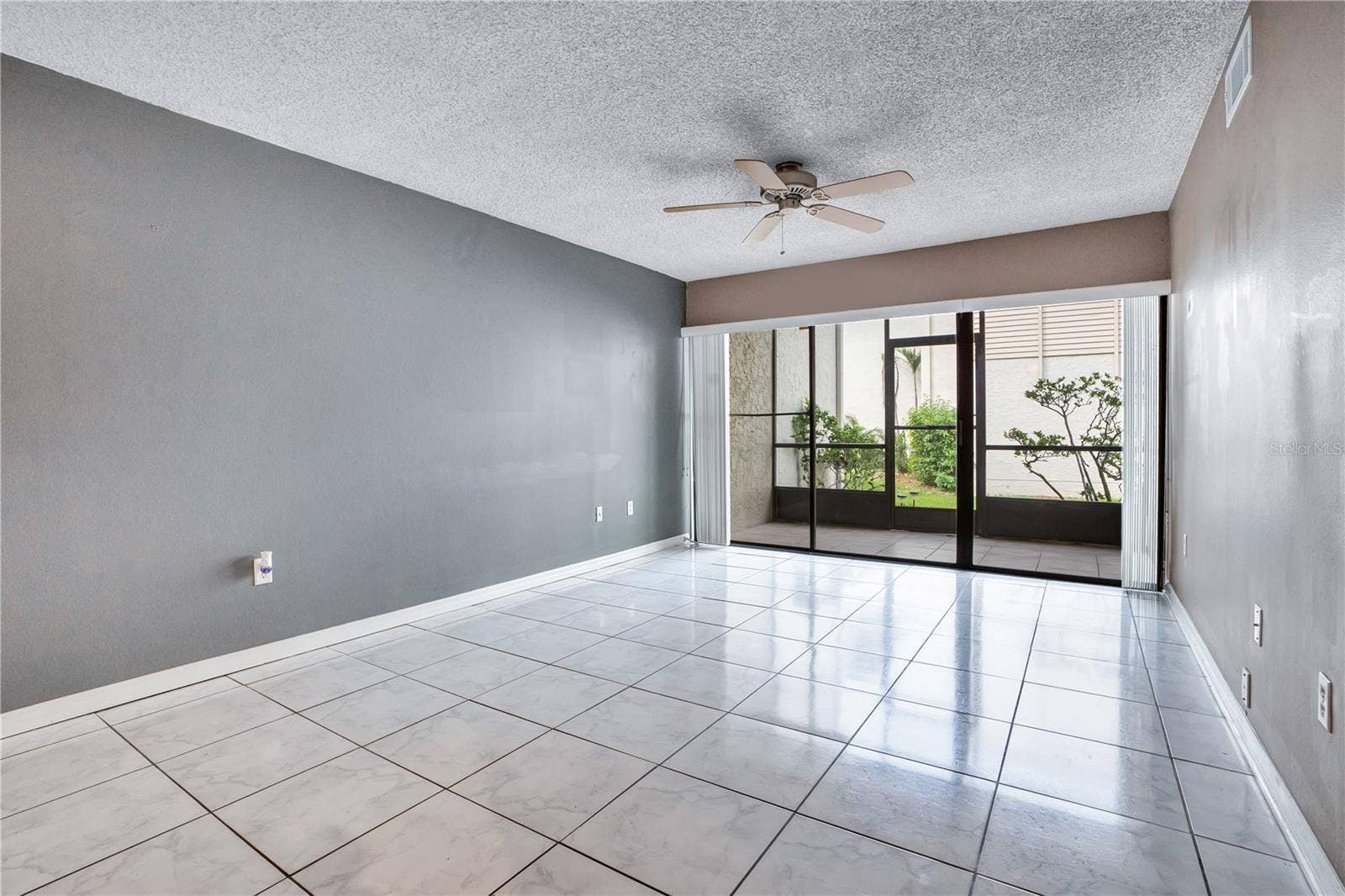 3278 S SEMORAN BOULEVARD, #12, Orlando, FL 32822 Living Room
