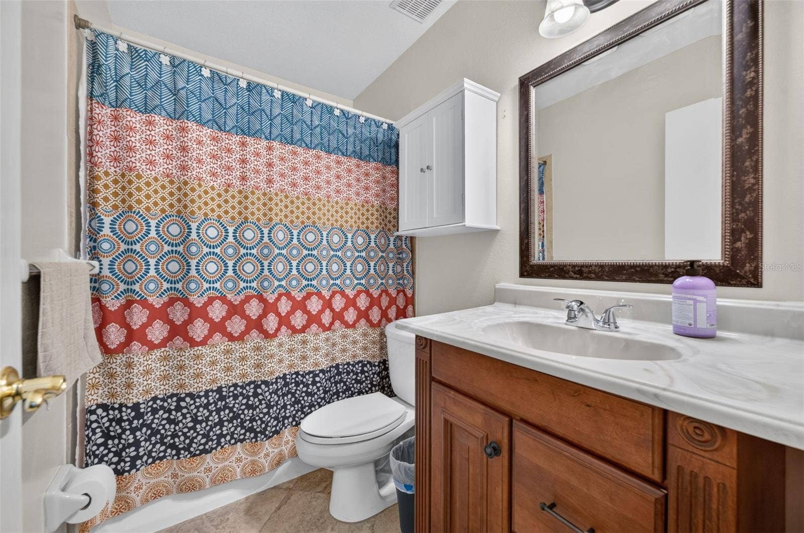 Downstairs Promary bathroom