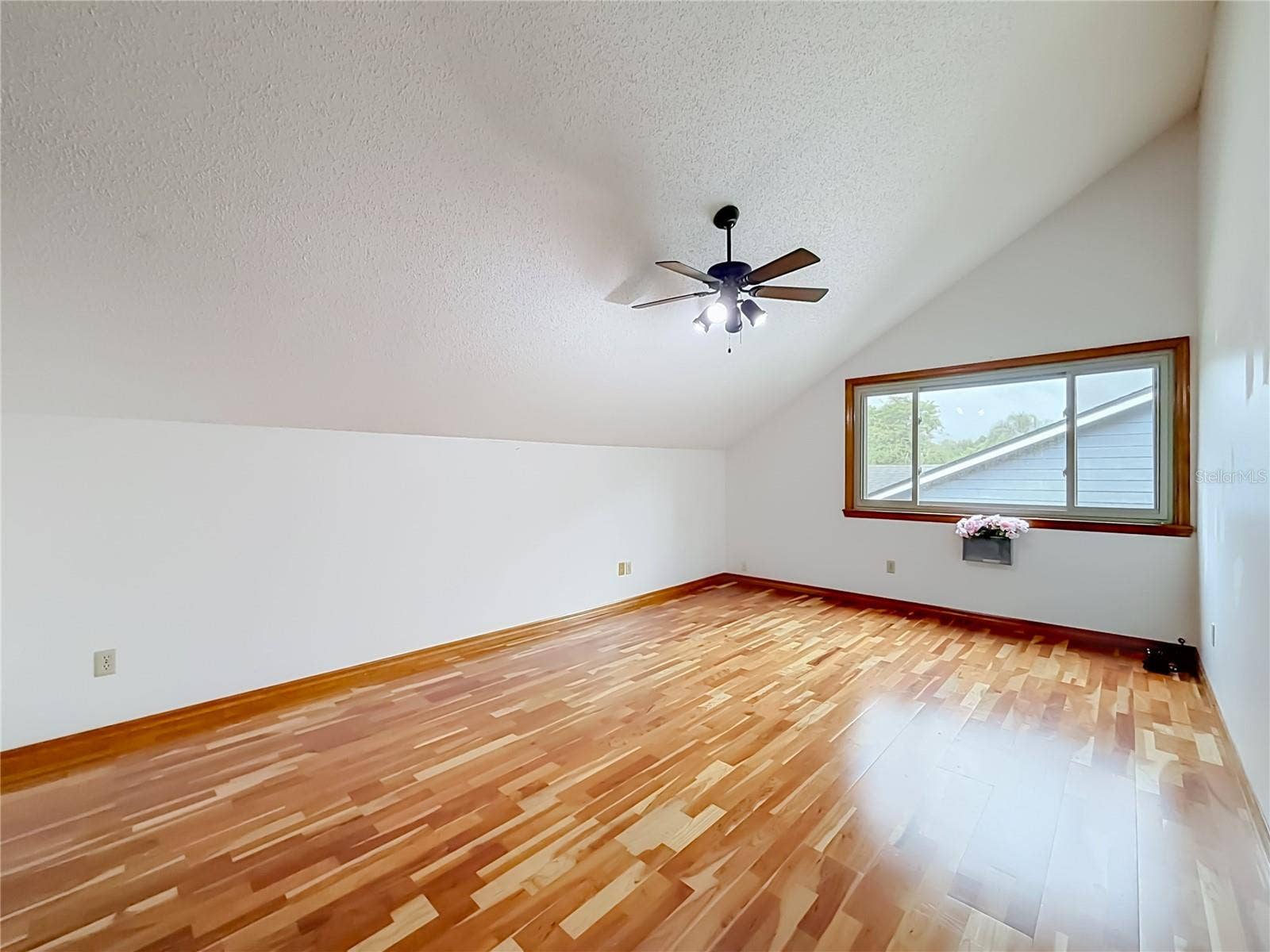 825 MELLOWOOD AVENUE, Orlando, FL 32825 825 MELLOWOOD AVENUE, Orlando, FL 32825