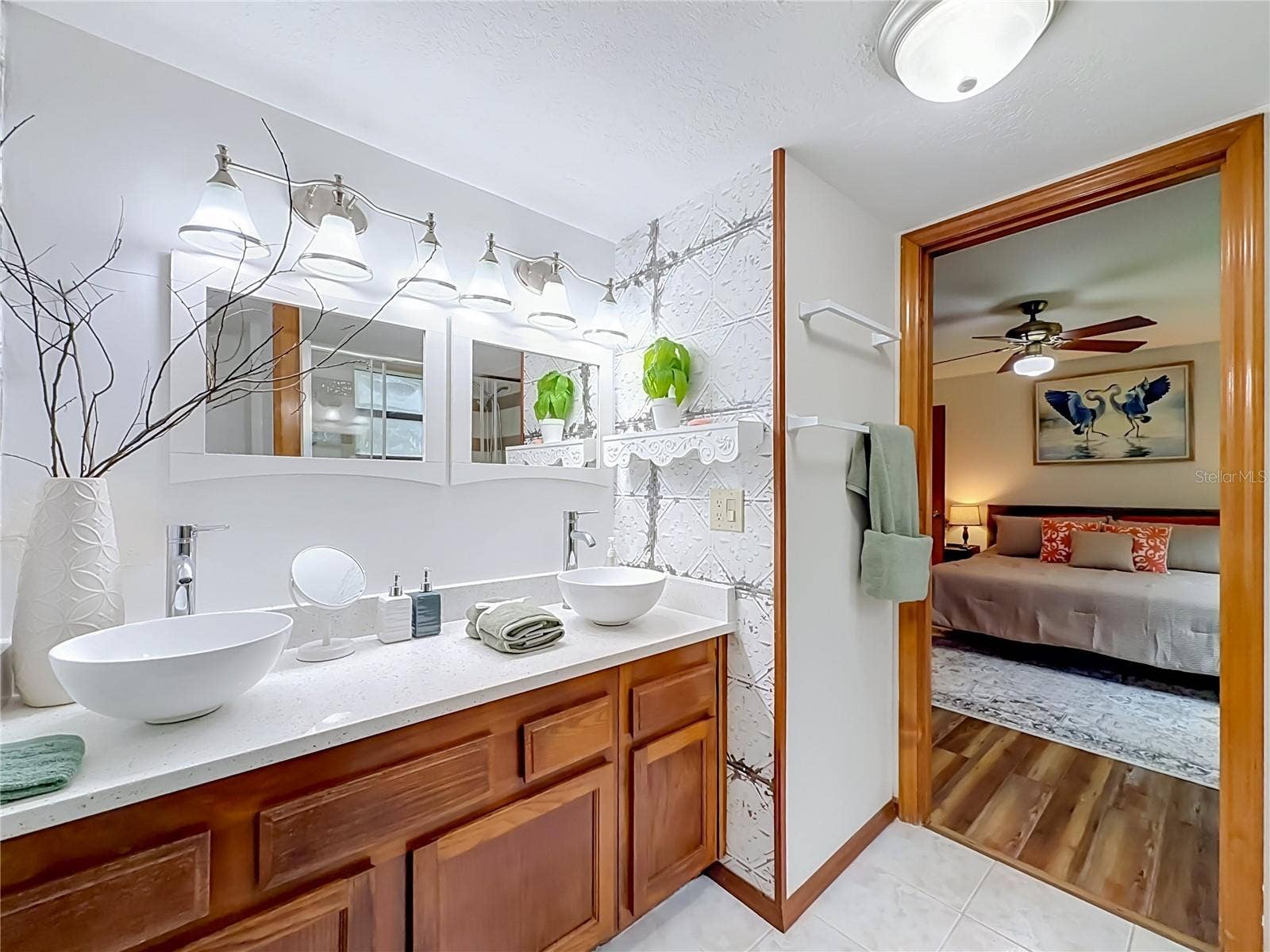 825 MELLOWOOD AVENUE, Orlando, FL 32825 825 MELLOWOOD AVENUE, Orlando, FL 32825