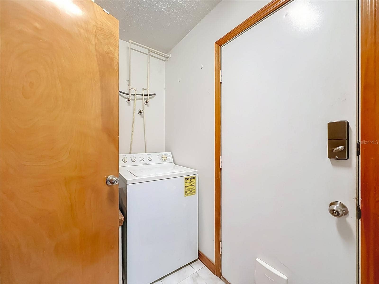 825 MELLOWOOD AVENUE, Orlando, FL 32825 825 MELLOWOOD AVENUE, Orlando, FL 32825