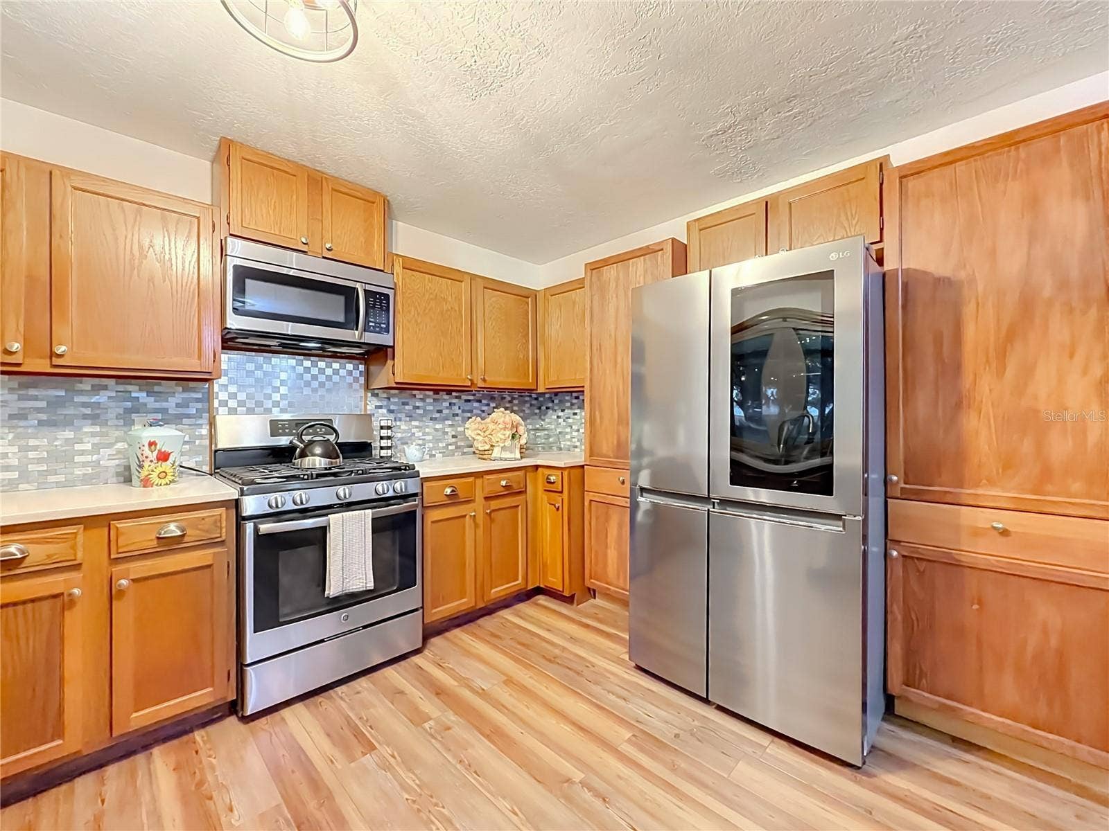 825 MELLOWOOD AVENUE, Orlando, FL 32825 825 MELLOWOOD AVENUE, Orlando, FL 32825