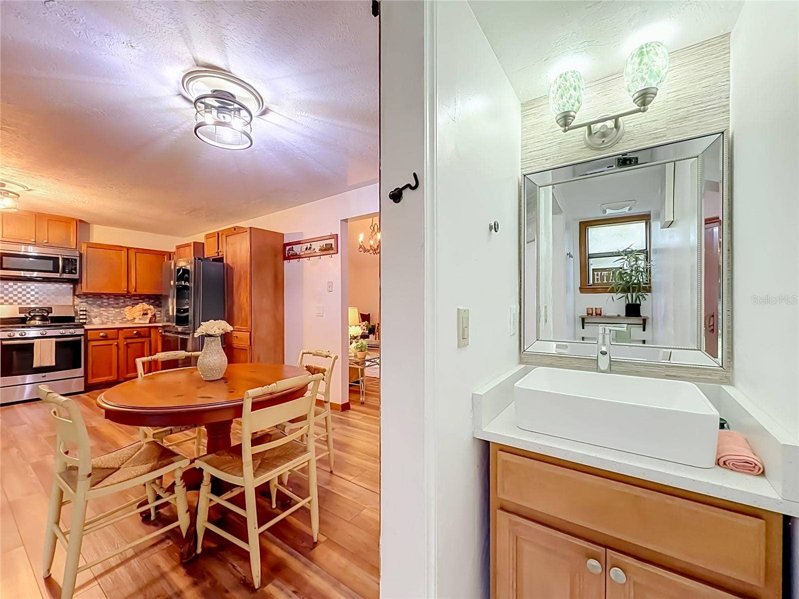 825 MELLOWOOD AVENUE, Orlando, FL 32825 825 MELLOWOOD AVENUE, Orlando, FL 32825