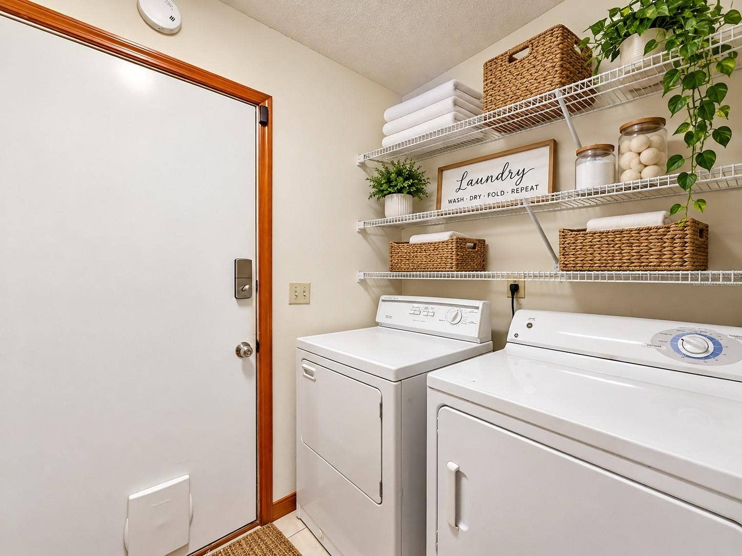 825 MELLOWOOD AVENUE, Orlando, FL 32825 Virtually staged