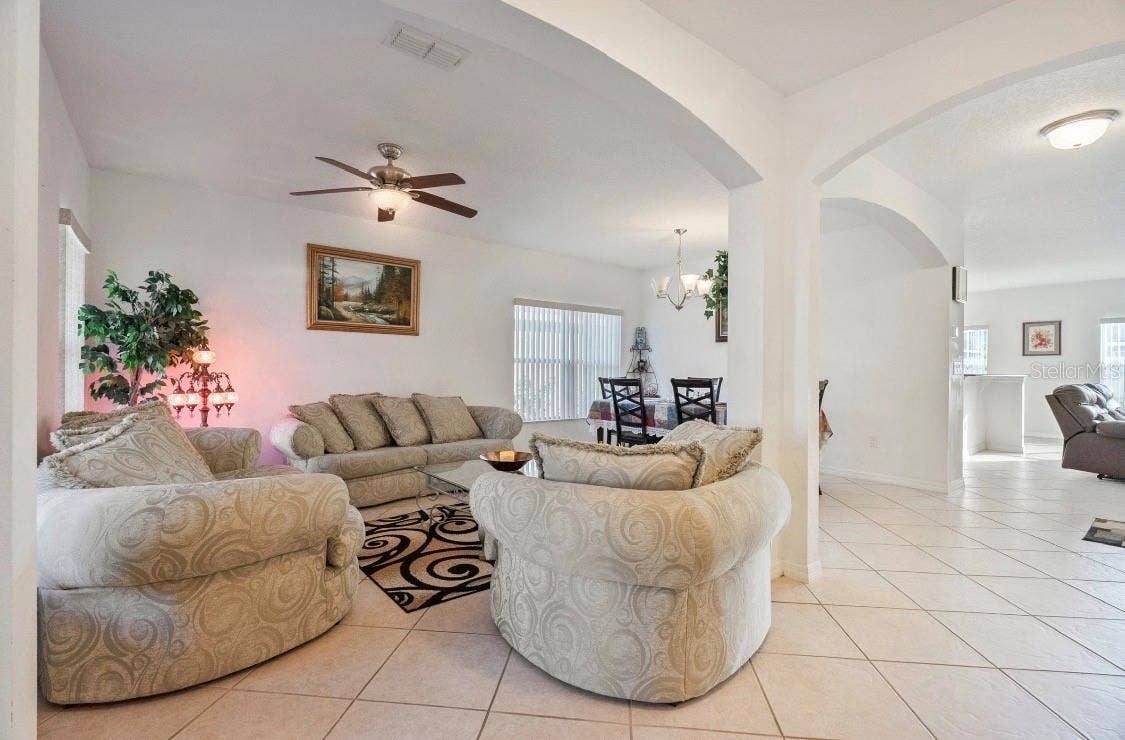 10781 CABBAGE TREE LOOP, Orlando, FL 32825 Entrace Living Room