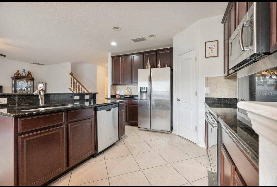 10781 CABBAGE TREE LOOP, Orlando, FL 32825 Stunning Kitchen
