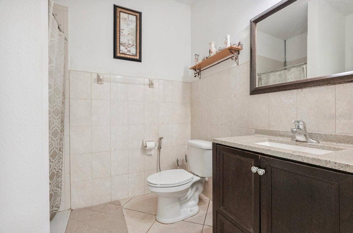 10781 CABBAGE TREE LOOP, Orlando, FL 32825 Full First Floor Bath