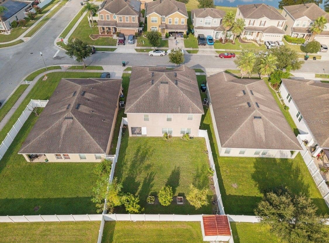 10781 CABBAGE TREE LOOP, Orlando, FL 32825 You will LOVE it here!