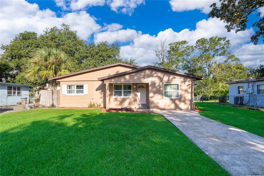 Property photo for 168 COUNTRY CLUB CIRCLE, Sanford, FL