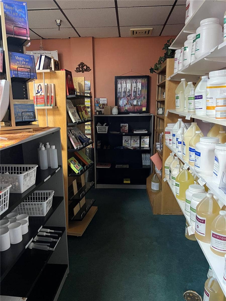 450 N LAKEMONT AVE, Winter Park, FL 32792 450 N LAKEMONT AVE, Winter Park, FL 32792