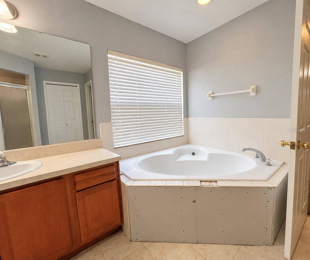 4043 WALTHAM FOREST DRIVE, Tavares, FL 32778 4043 WALTHAM FOREST DRIVE, Tavares, FL 32778