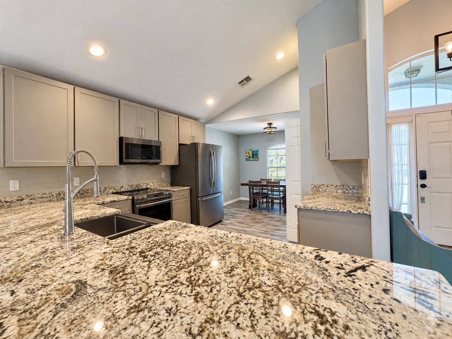 4043 WALTHAM FOREST DRIVE, Tavares, FL 32778 4043 WALTHAM FOREST DRIVE, Tavares, FL 32778