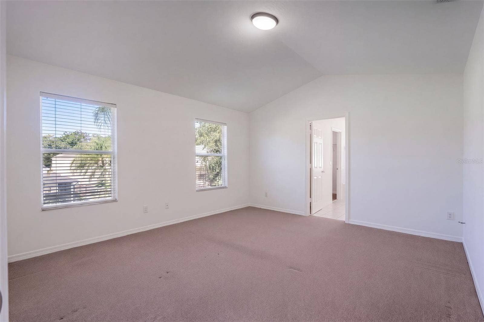 4610 RIVERTON DRIVE, Orlando, FL 32817 Primary bedroom suite