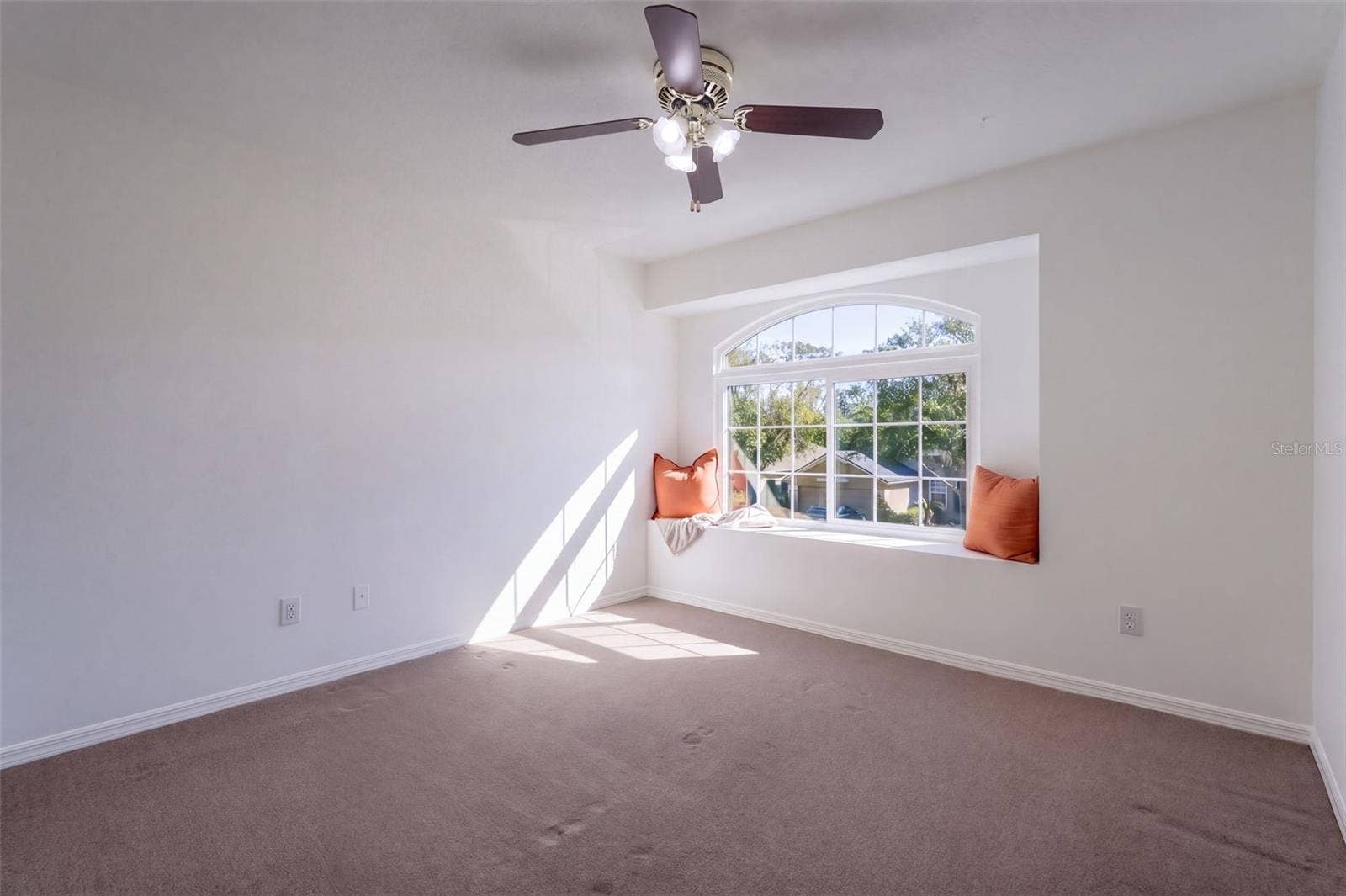 4610 RIVERTON DRIVE, Orlando, FL 32817 Secondary bedroom with reading nook
